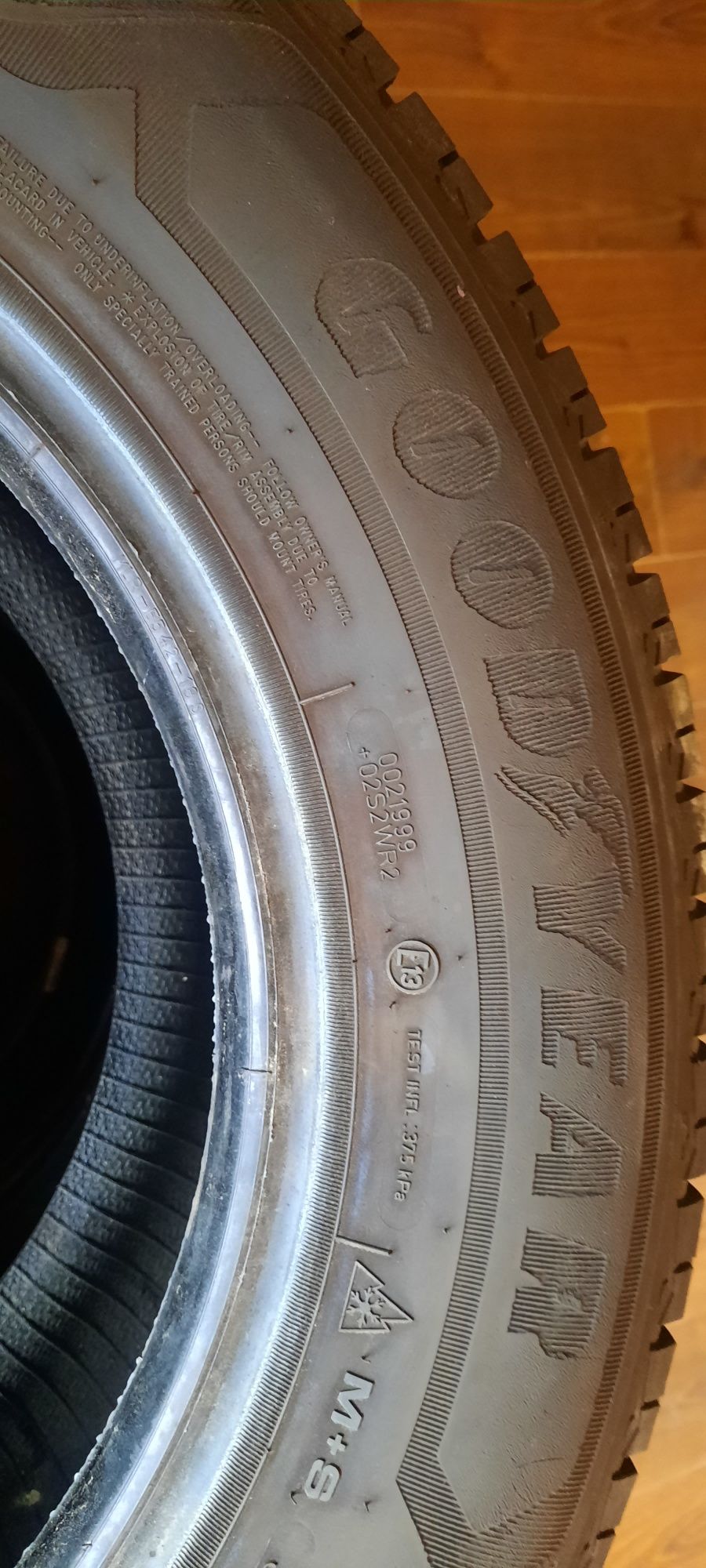 Opona pojedyncza wielosezonowa GOODYEAR  215/65R15c