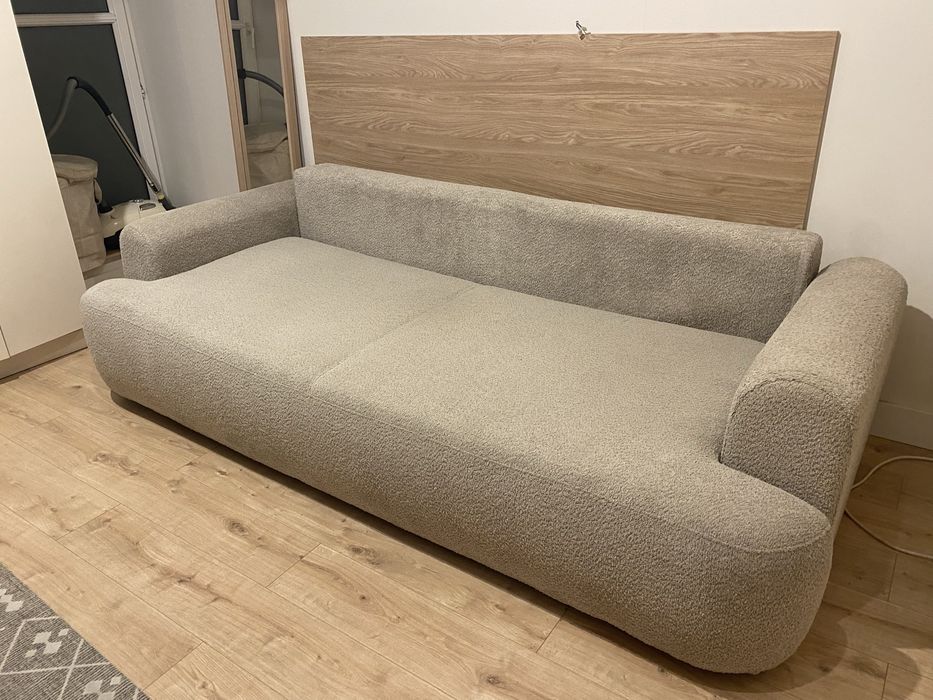 Rozkładana kanapa 3-osobową (model OVO) ciemnobeżowa boucle