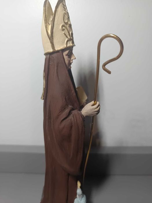 Escultura de São Bento – Cerâmica pintada à mão