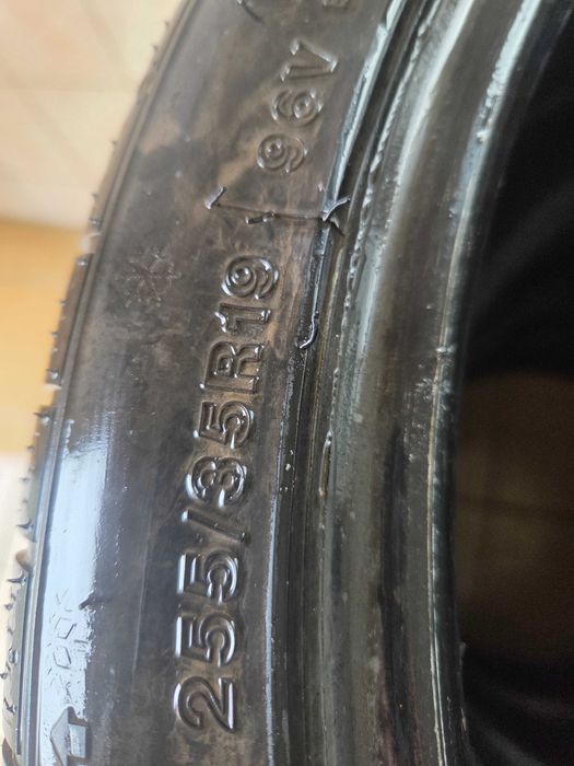 Opony zimowe 255/35/19 jak nowe