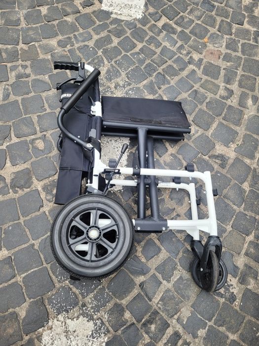 Transportowy wózek inwalidzki Vermeiren Bobby Evo