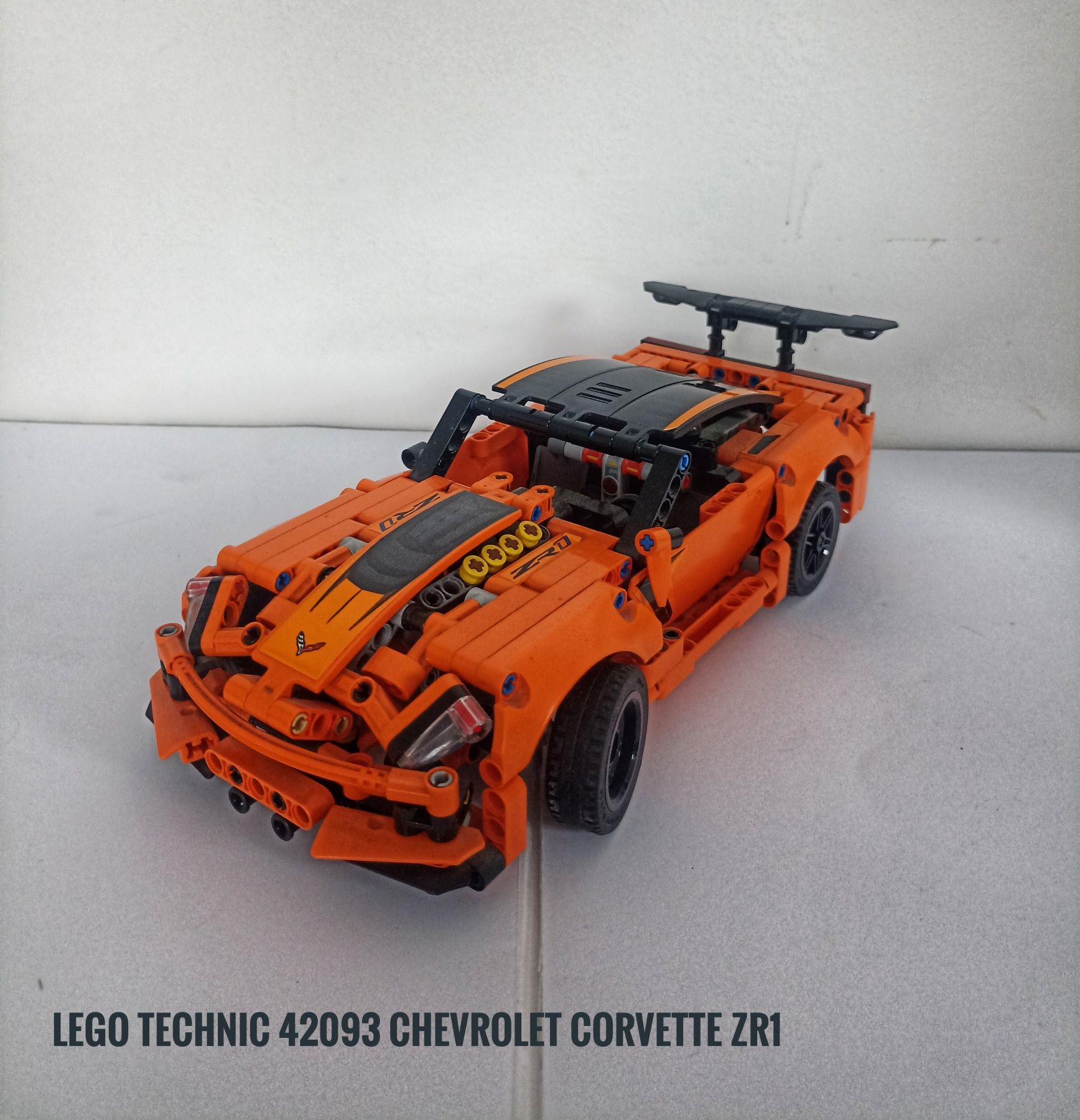 LEGO Technic 42093 Chevrolet Corvette ZR1