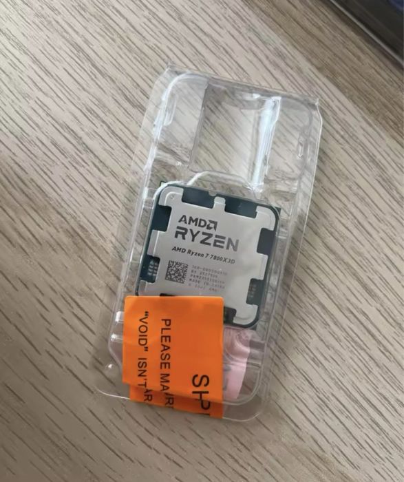 Пройесор AMD Ryzen 7 7800X3D новий