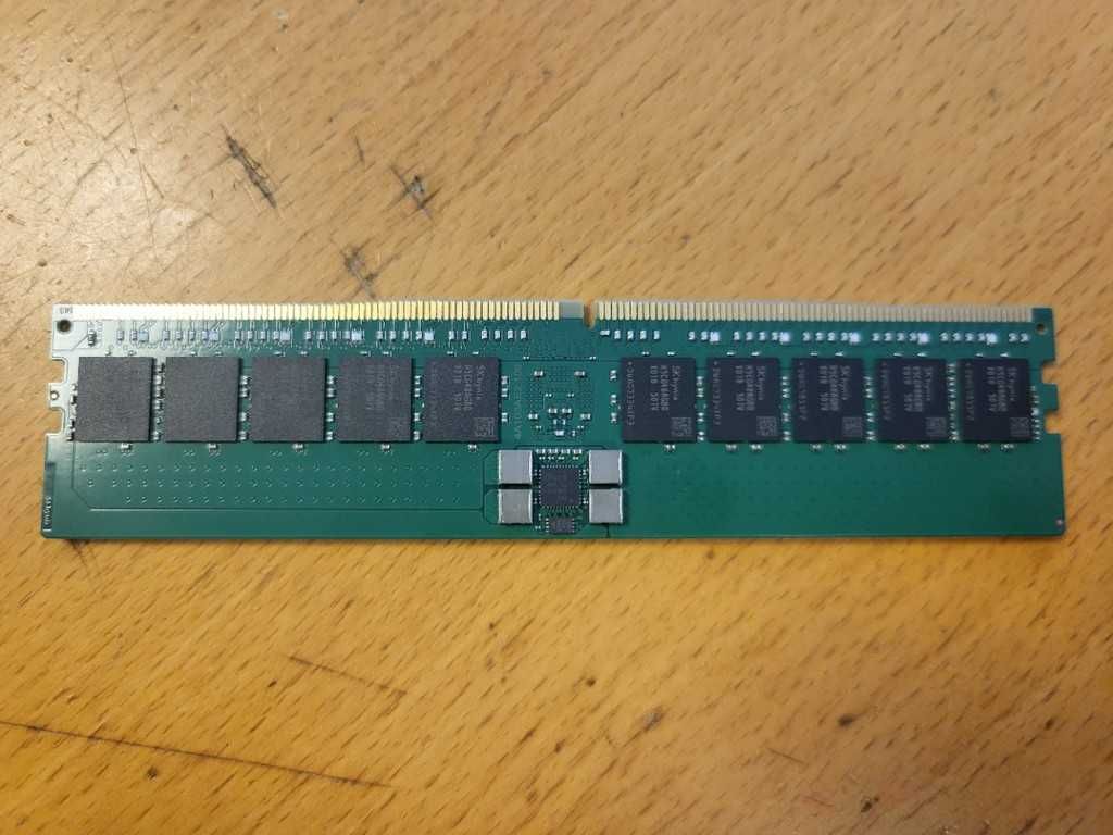 Pamięć RAM 32GB Hynix ECC REGISTERED DDR5 RDIMM 2Rx8 5600MHz 4 szt.