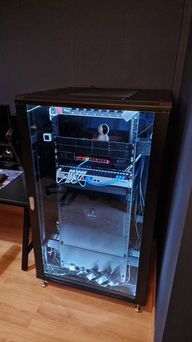 Bastidor / Armário Rack 27U 19"