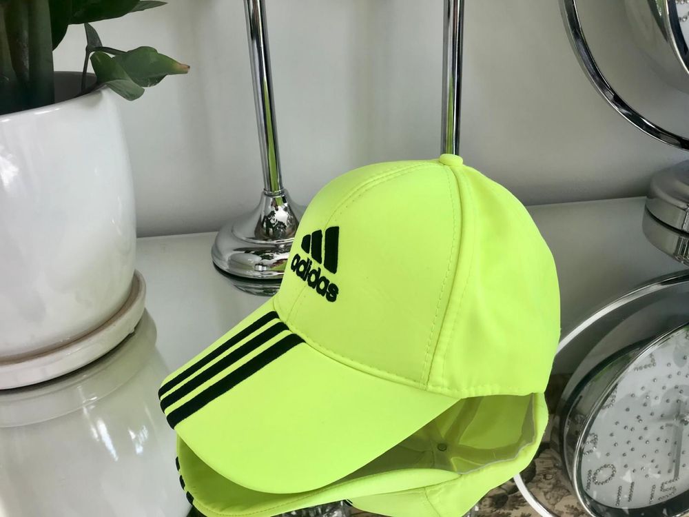 Adidas neonowa czapka z daszkiem Nowa