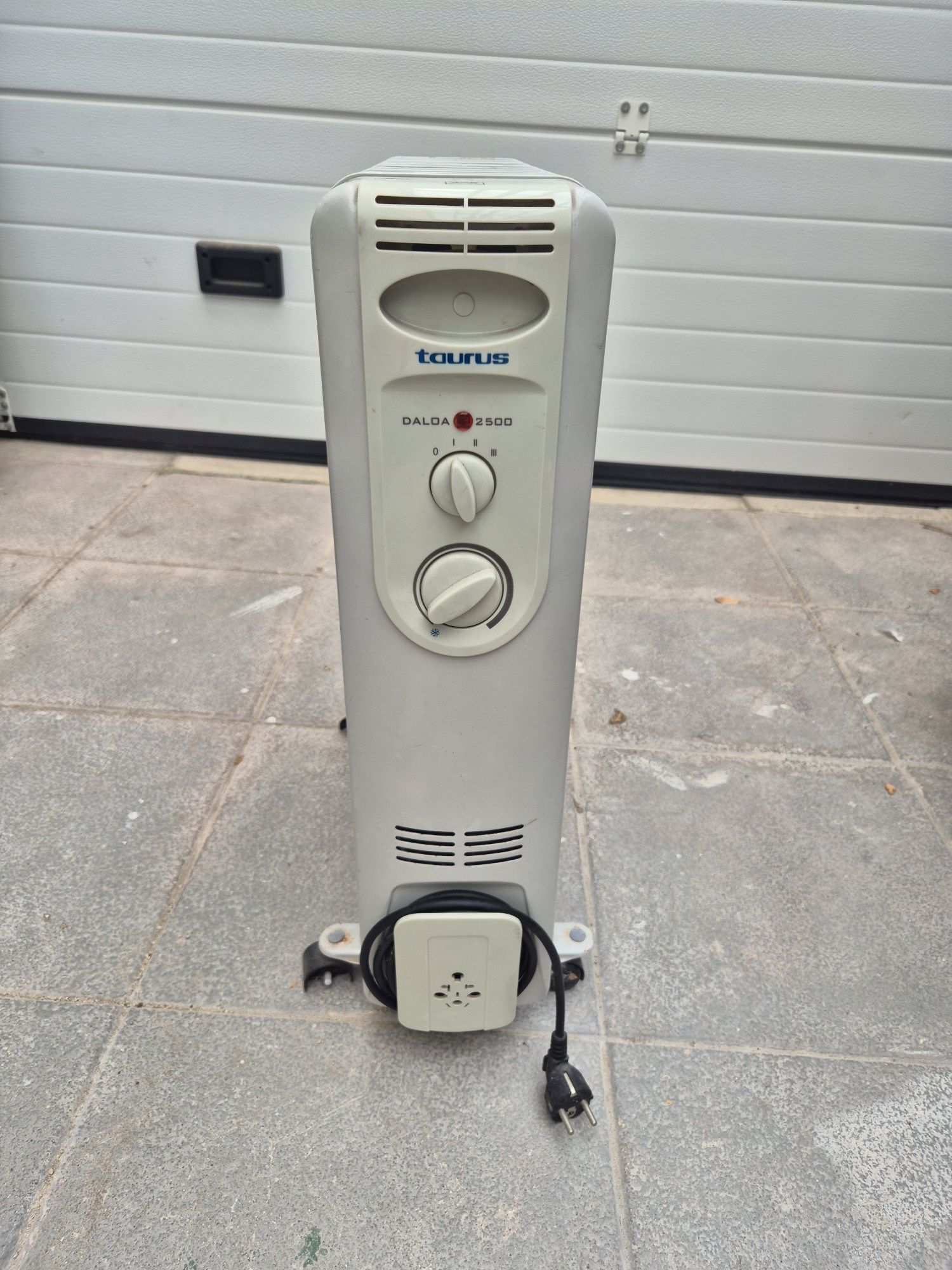 Radiador a Óleo TAURUS 2400W