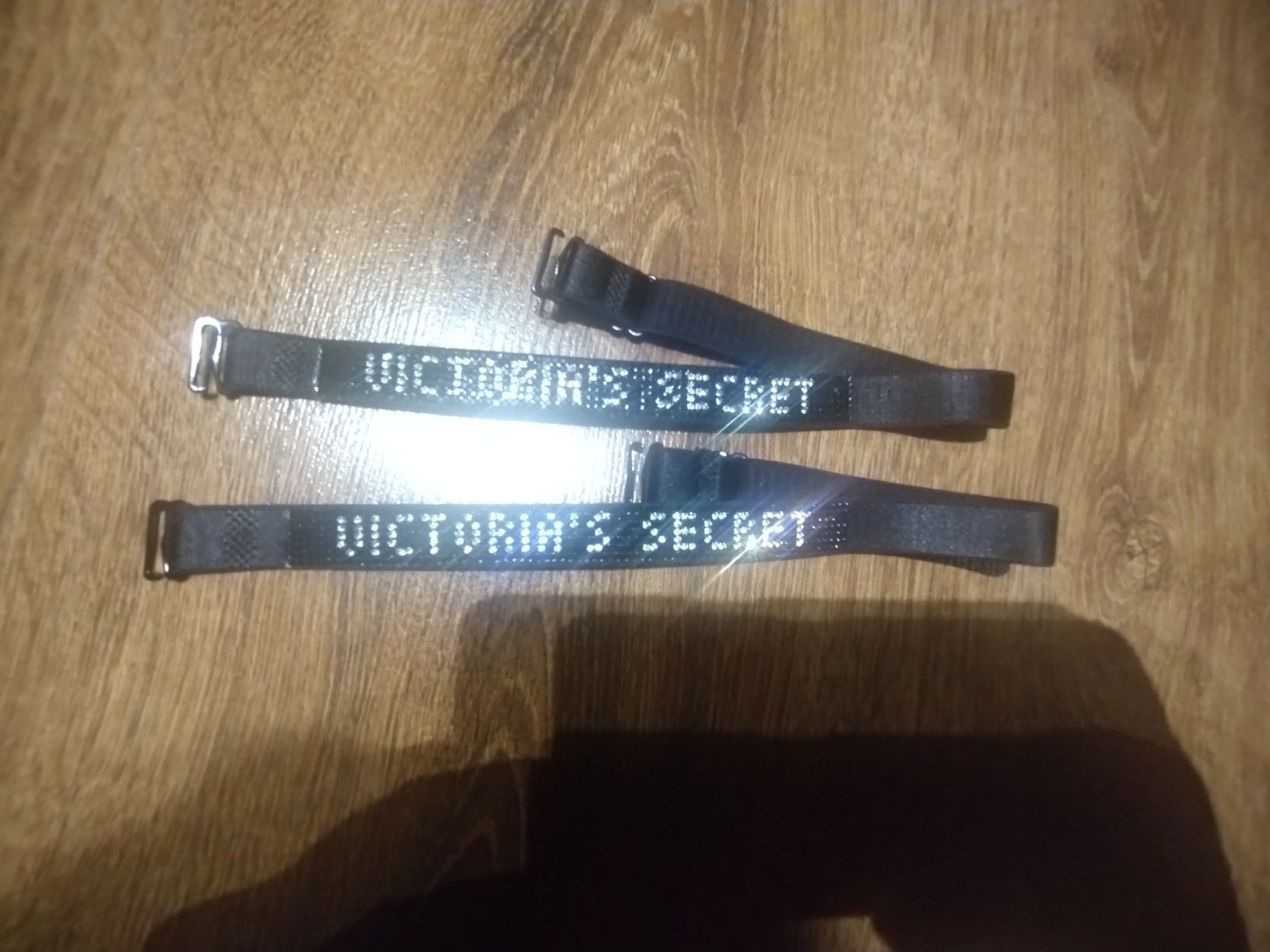 Czarne ramiączka ozdobne Victoria secret