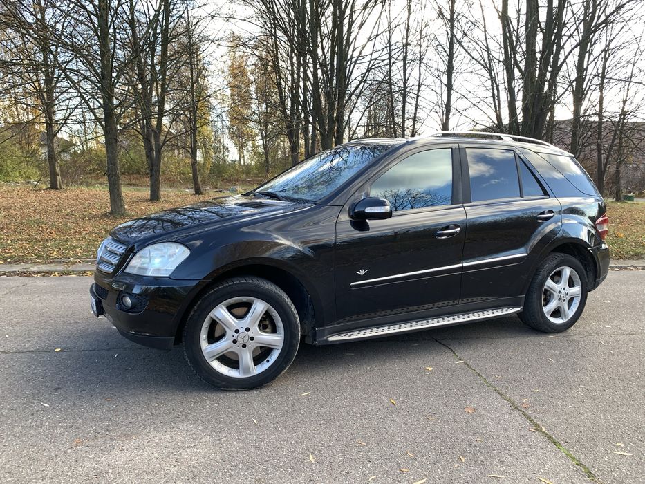 Sprzedam lub zamienie na busa Mercedesa ML V8 420 CDI 2007r czarny.