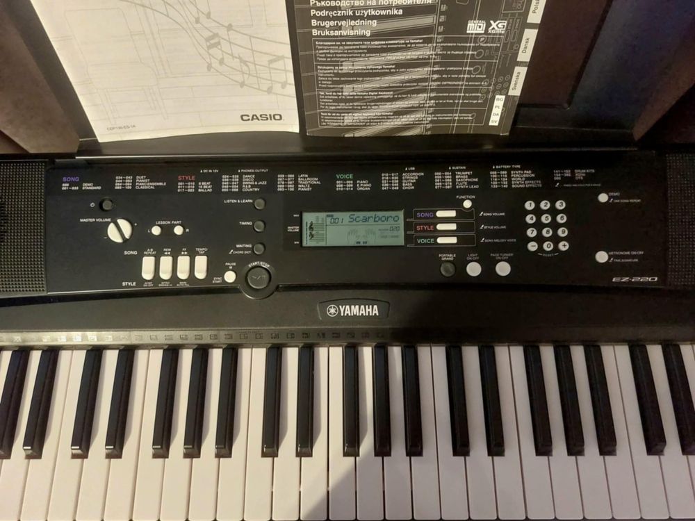 Keyboard yamaha EZ-220 +stojak, +stopka, +pedał