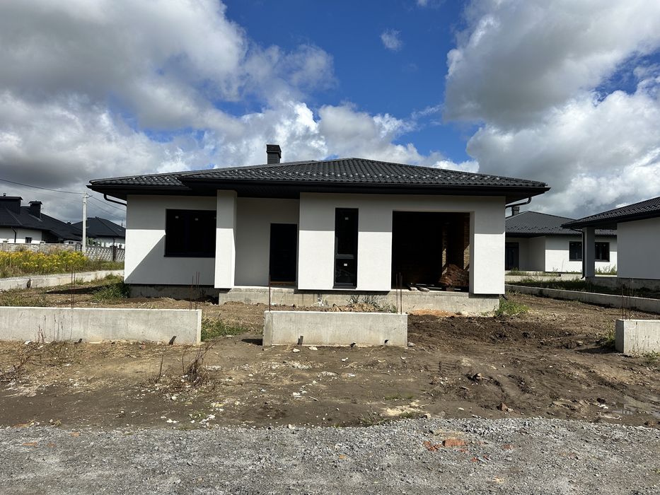 Продам сучасний будинок з гаражем на 6 сотках