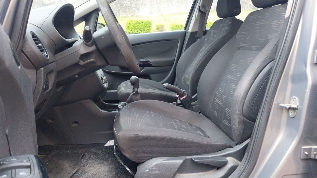 Opel Corsa 1.2i-16v 5p+AC 2011