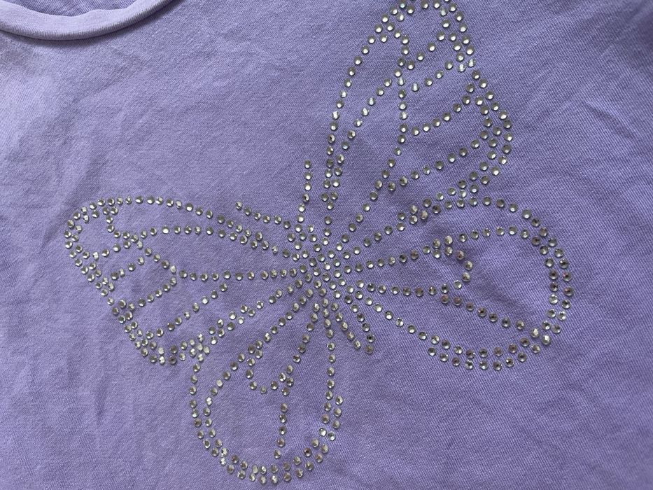 140 Cool Club Smyk liliowa fioletowa koszulka z cyrkoniami motyl