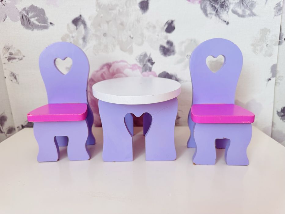 Drewniane meble do domku dla lalki, krzesło stolik