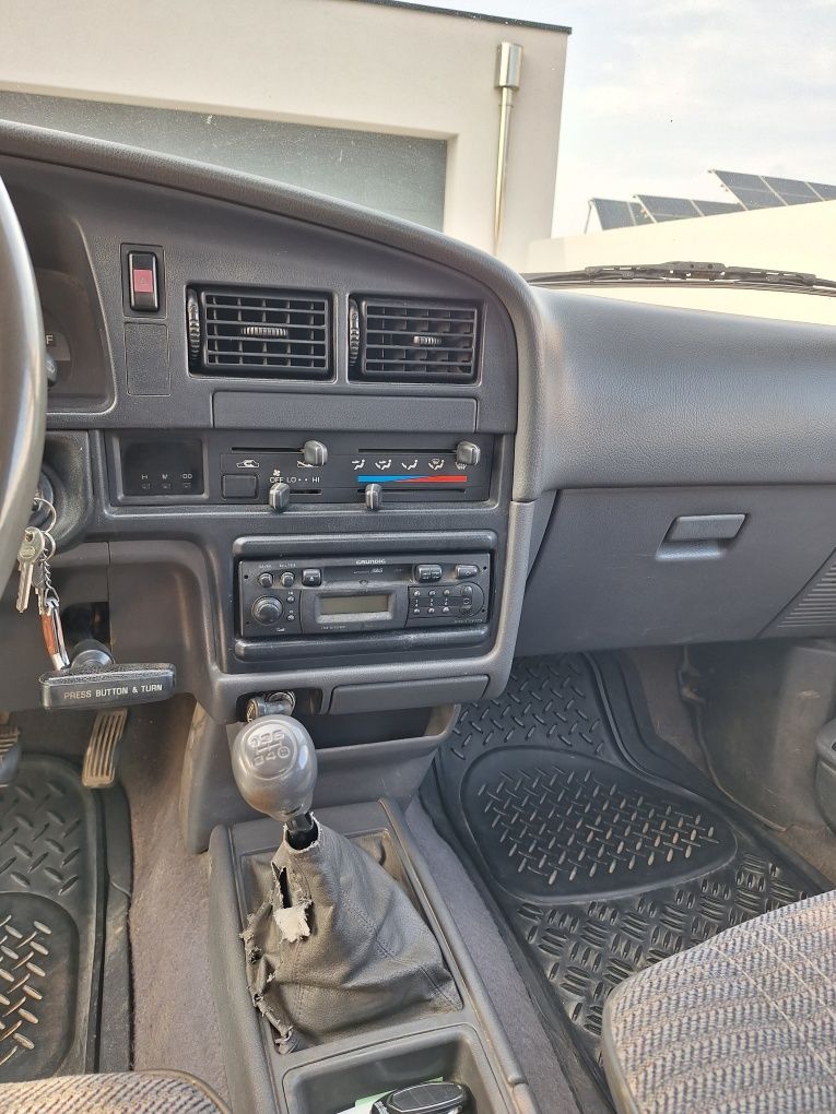 Toyota Hilux 2.4D_1996_235000 km