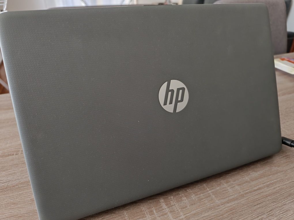 Portátil HP 15,6" impecável a funcionar bem