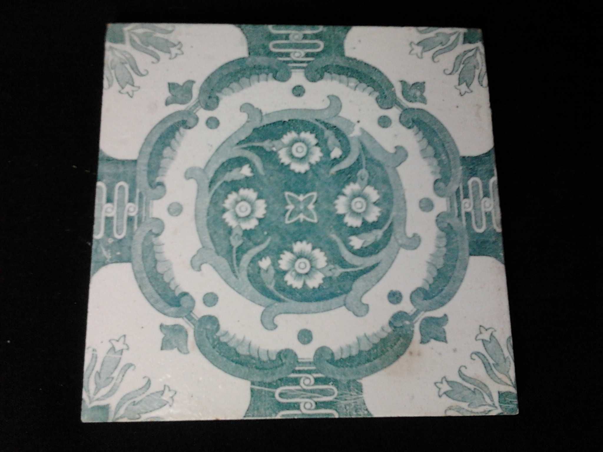 Sacavém - Quadra de azulejos