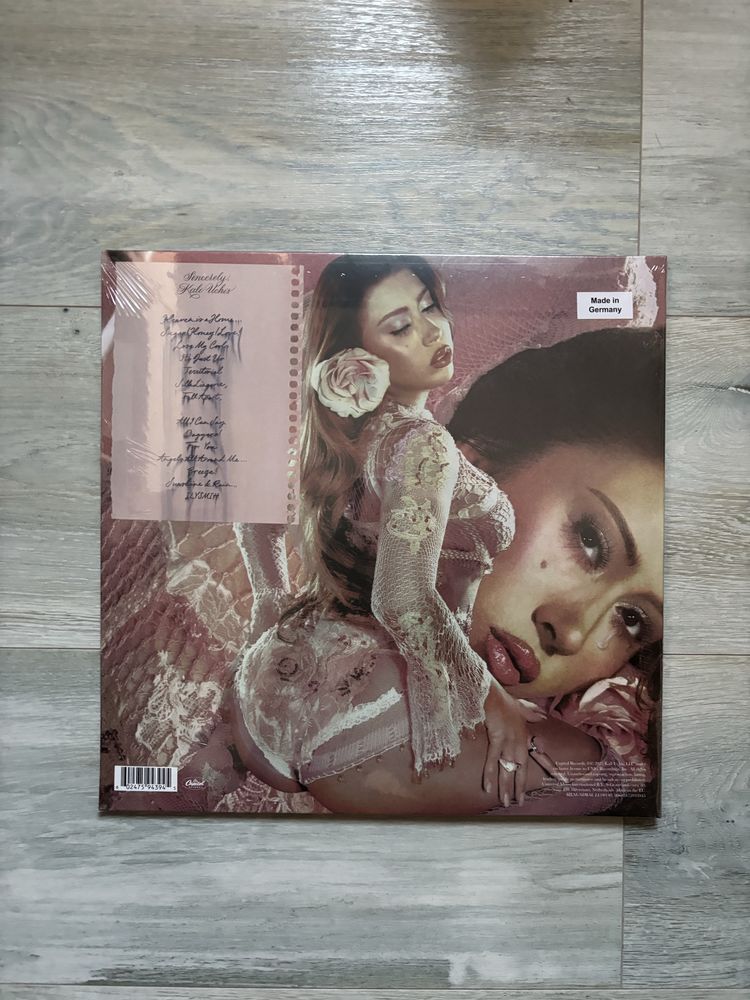 Kali Uchis Sincerely, Lenticular Cover Vinil Cinzento