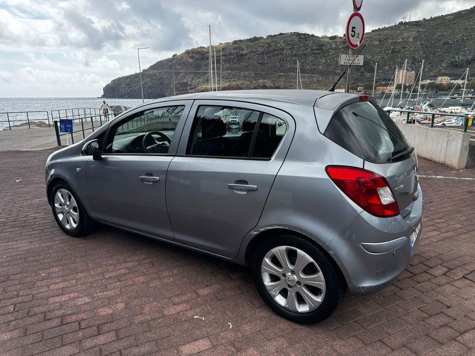 Opel Corsa 1.2 Enjoy Easytronic