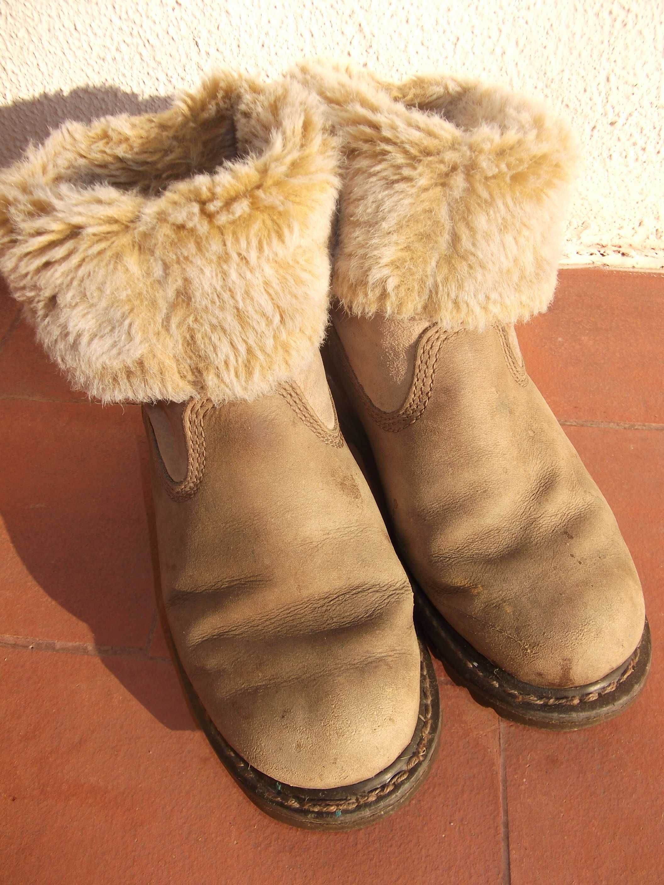 Botas em pele com pêlo / Leather boots with fur - CATERPILLAR (n. 37)