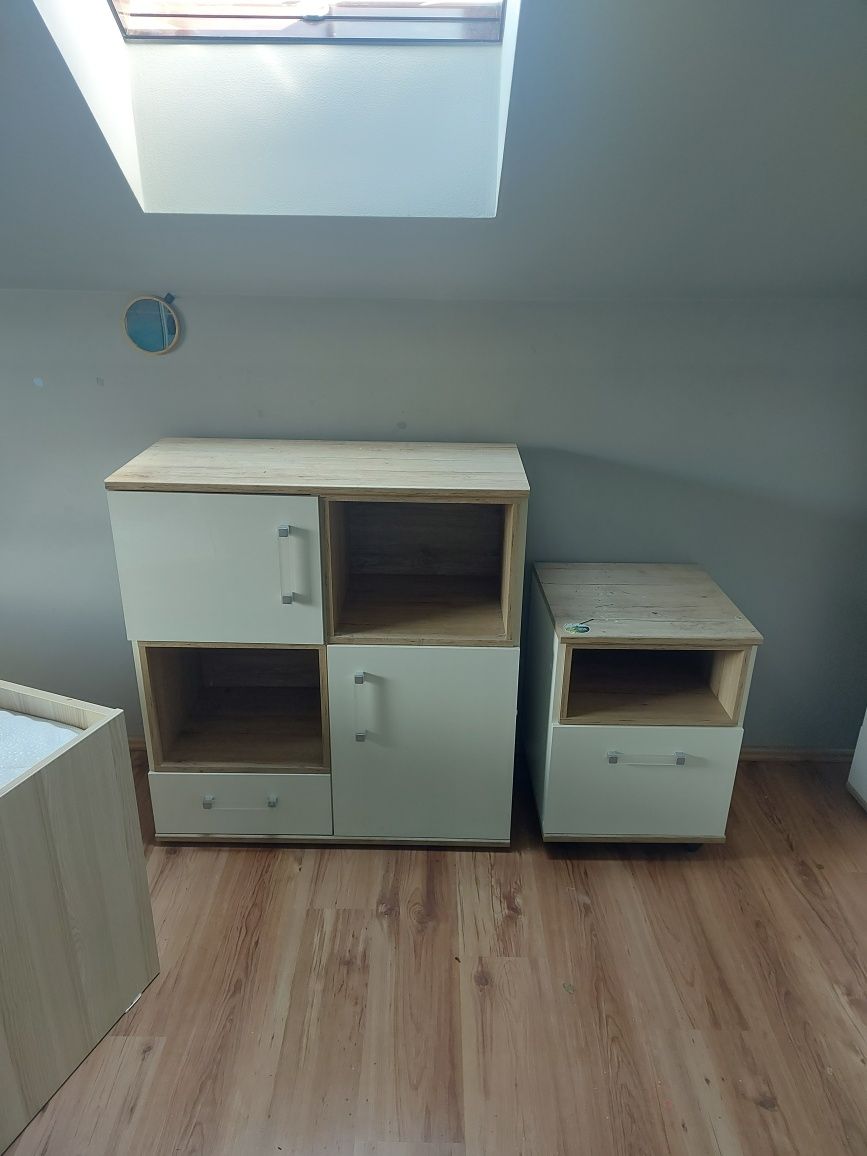 Meble młodzieżowe z zestawu Wójcik Amazon
