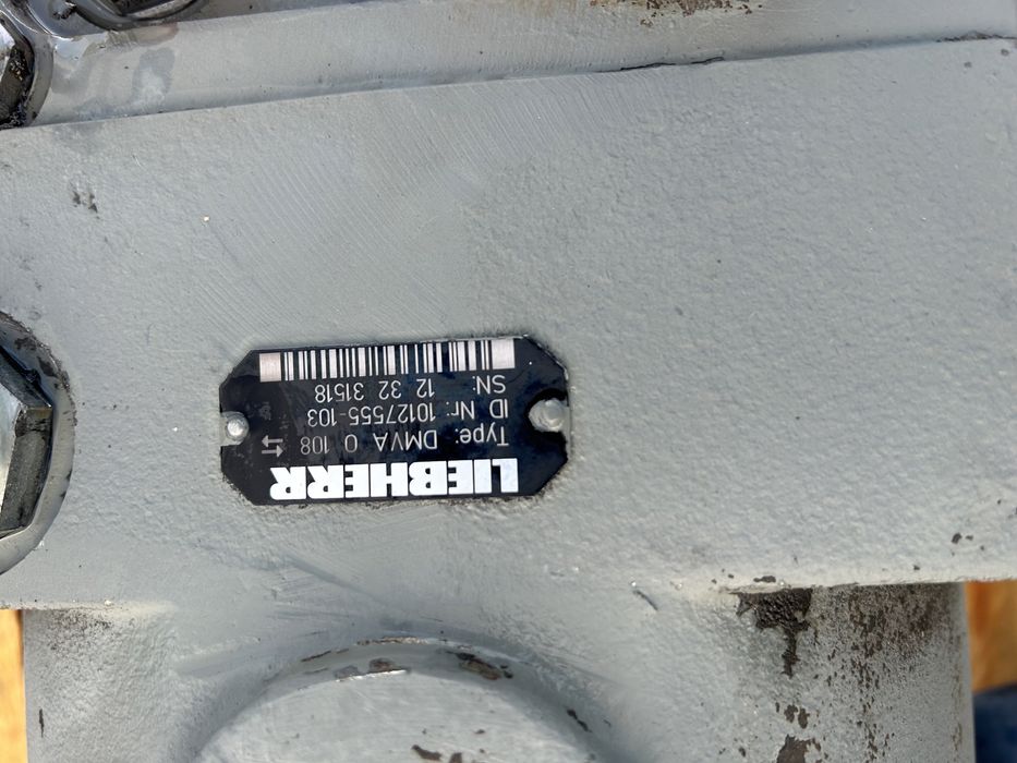 Skrzynia biegów z hydromotorem komplet koparka liebherr A314, 2011 rok