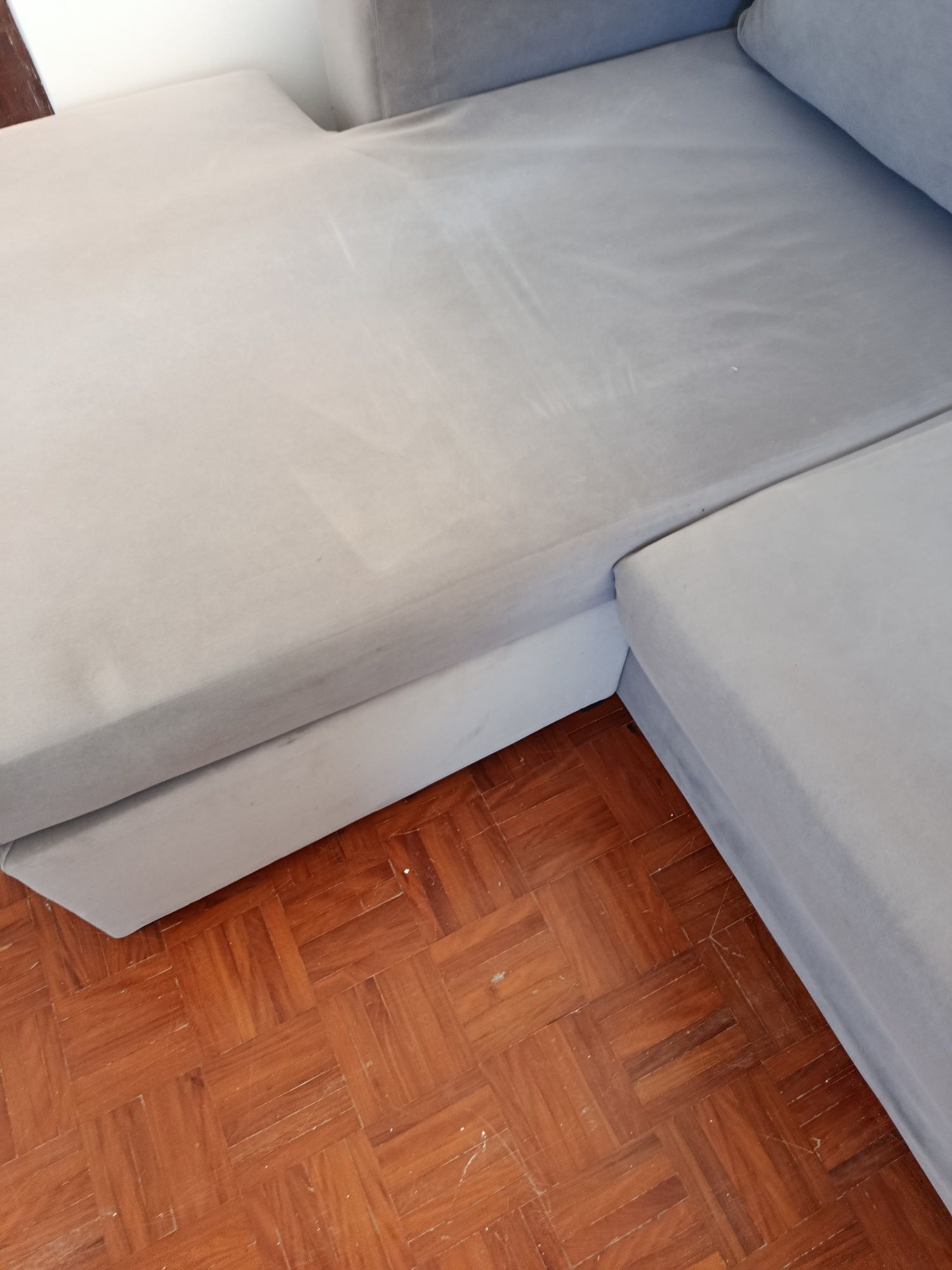 Sofá com chaise tanto para esquerda como para a direita