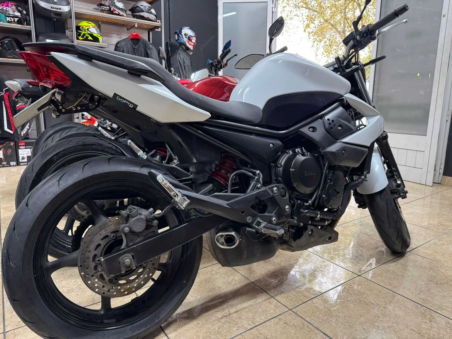 YAMAHA XJ6 600 ANO 2012