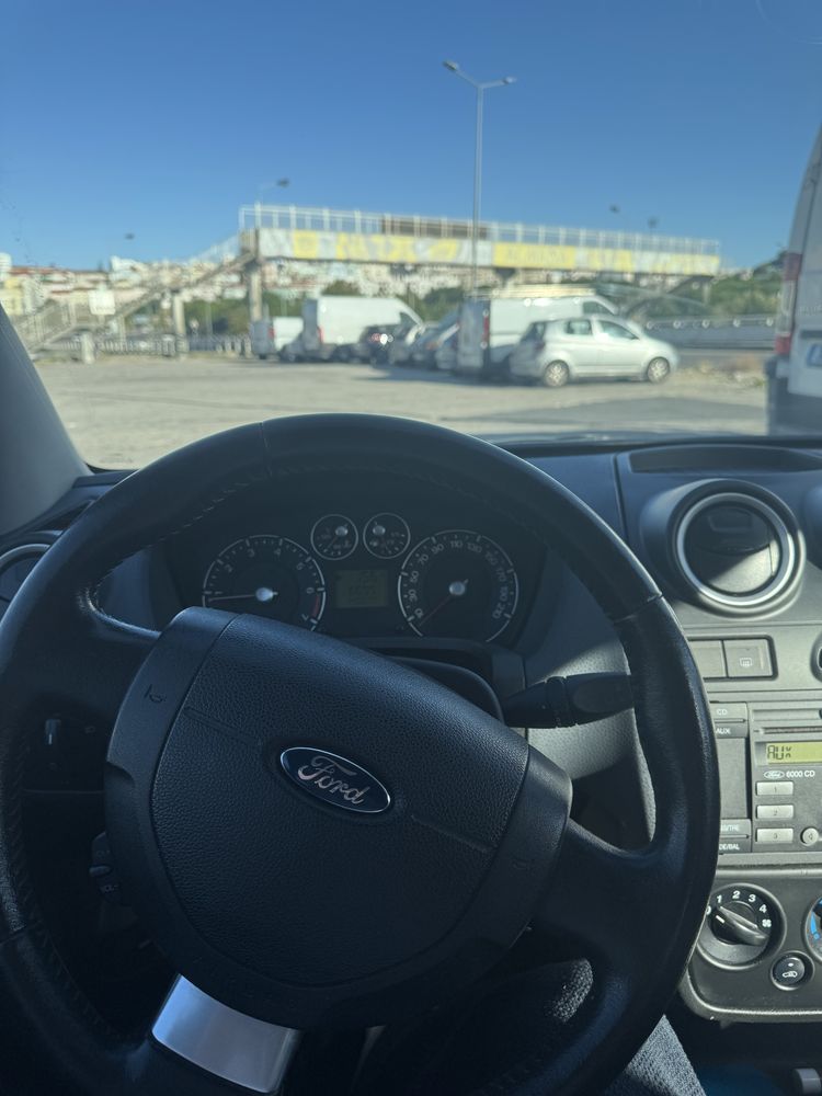 Ford Fiesta 1.4 para venda