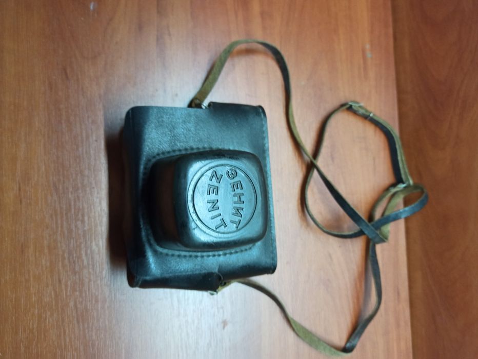 Фотоаппарат Зенит Е с объективом Helios 44-2.