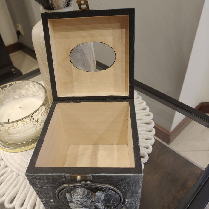 Chustecznik ręcznie robiony