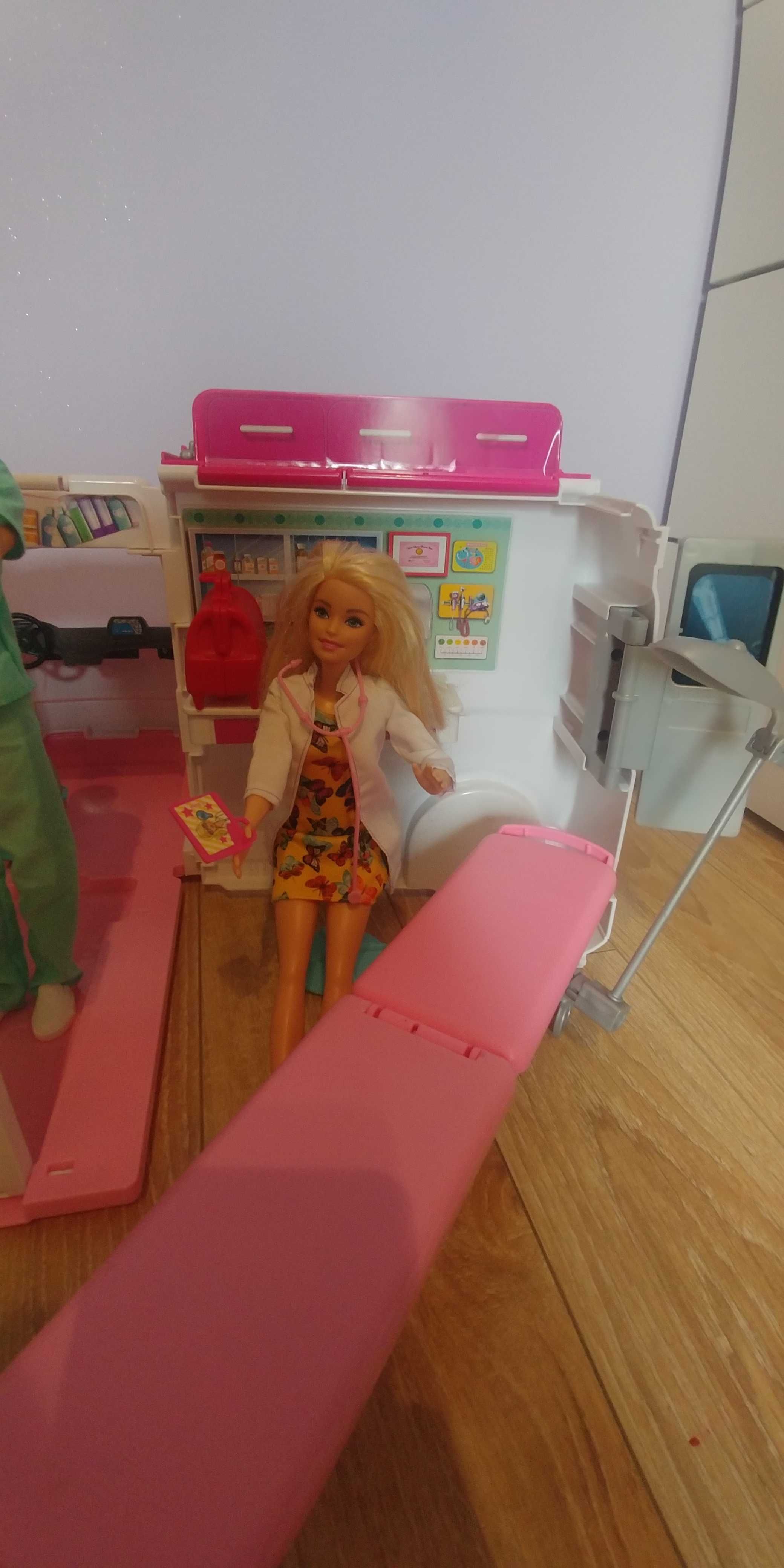 Karetka Barbie mobilna klinika