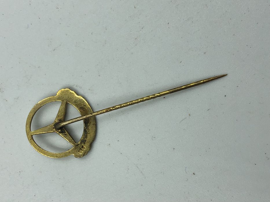 Srebrna przypinka Mercedes benz na 500 000 km