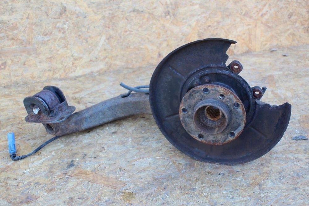 Wahacz zwrotnica piasta TYŁ LEWY LEWA BMW e46 e85 2.8 2.5 325i 328i