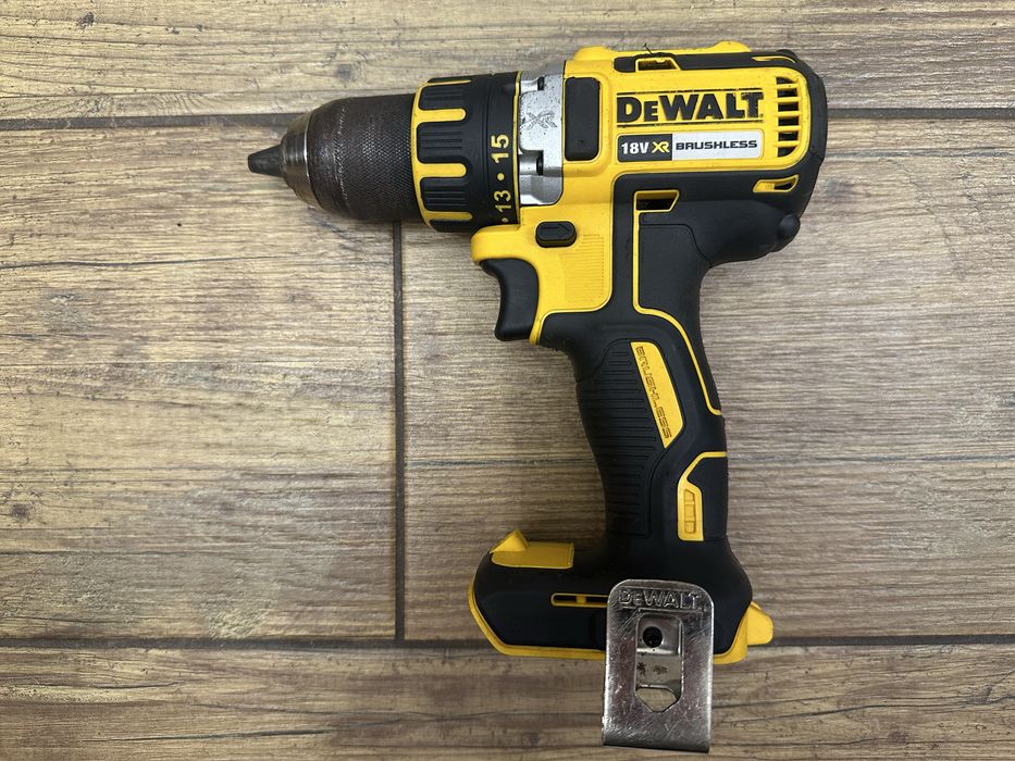 Wiertarko-wkrętarka udarowa Dewalt DCD790 - 2022r.