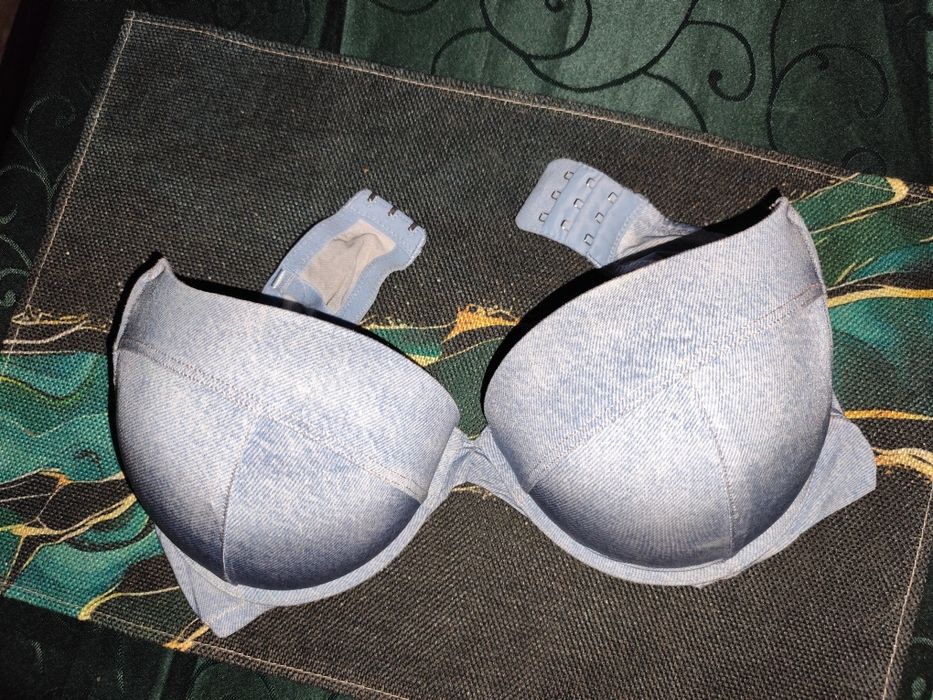 Biustonosz new yorker