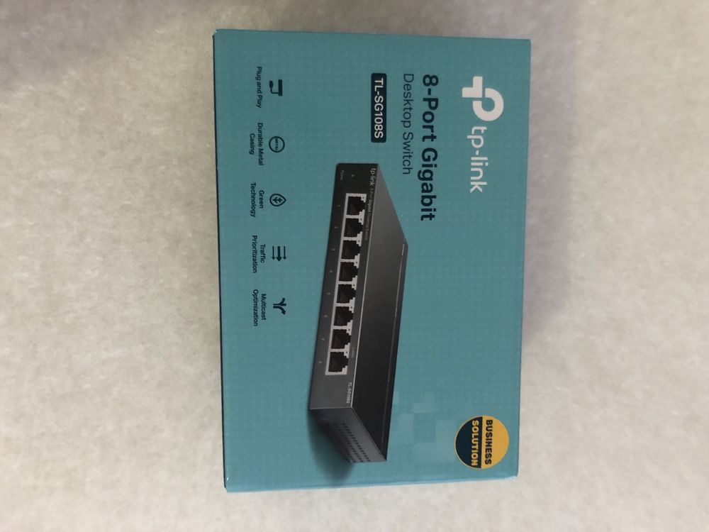 Desktop/wall-mount 8 entradas