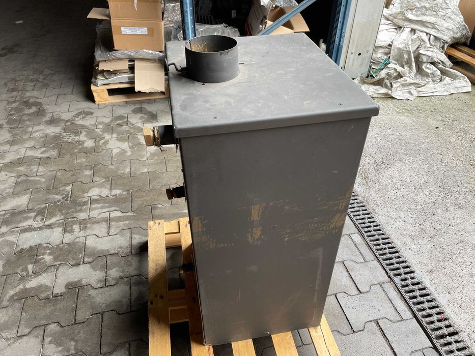 Piec koza kominek z płaszczem wodnym B22 E 22 kW PADOVA E - II Gatunek