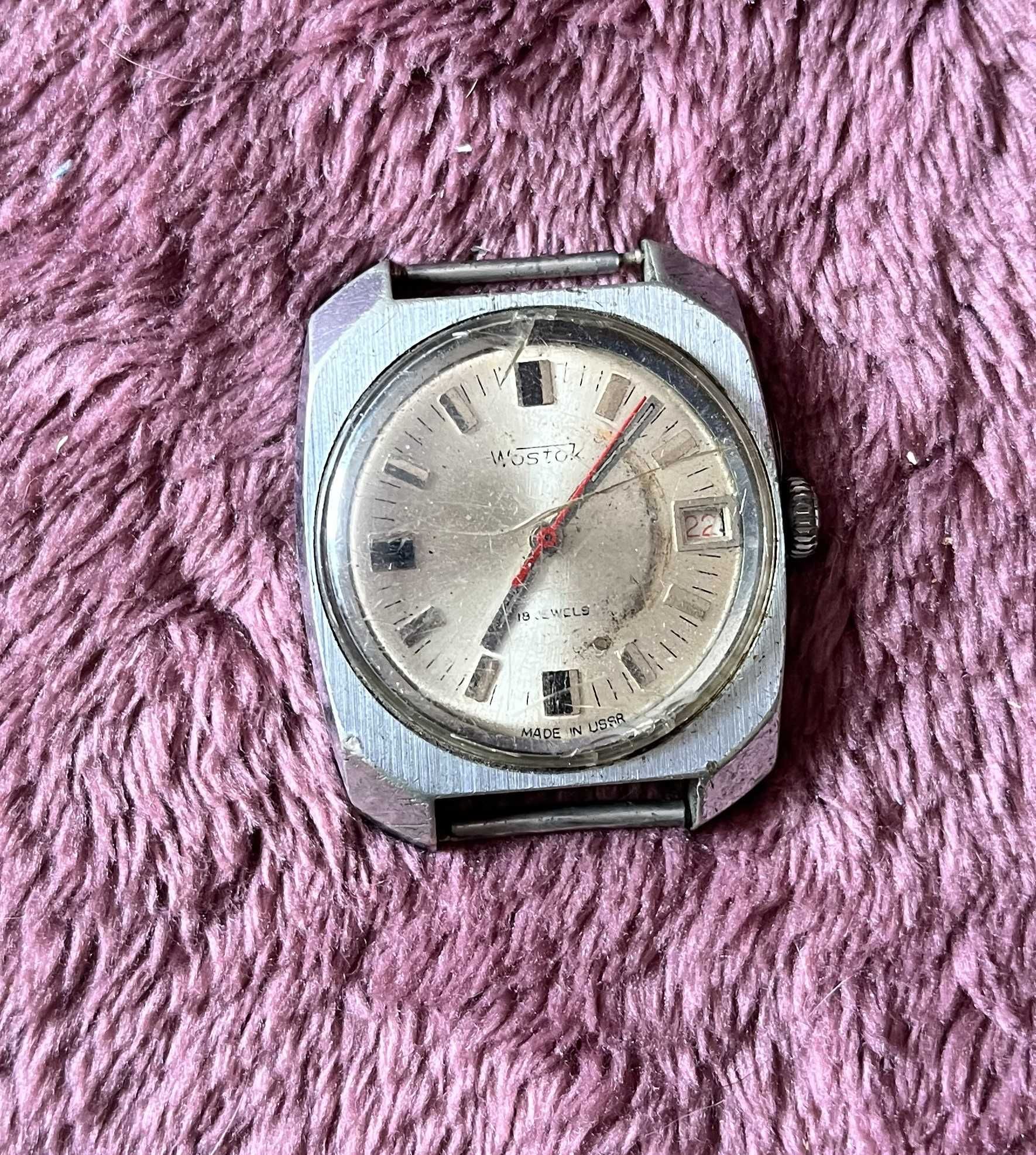 Zegarek Wostok 18 jewels z datownikiem
