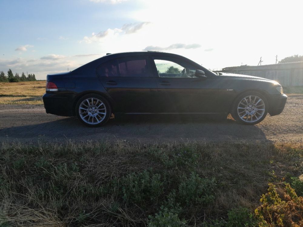 BMW 740 4.0 літрів