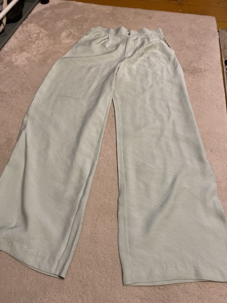 Szerokie spodnie z Zary 34
