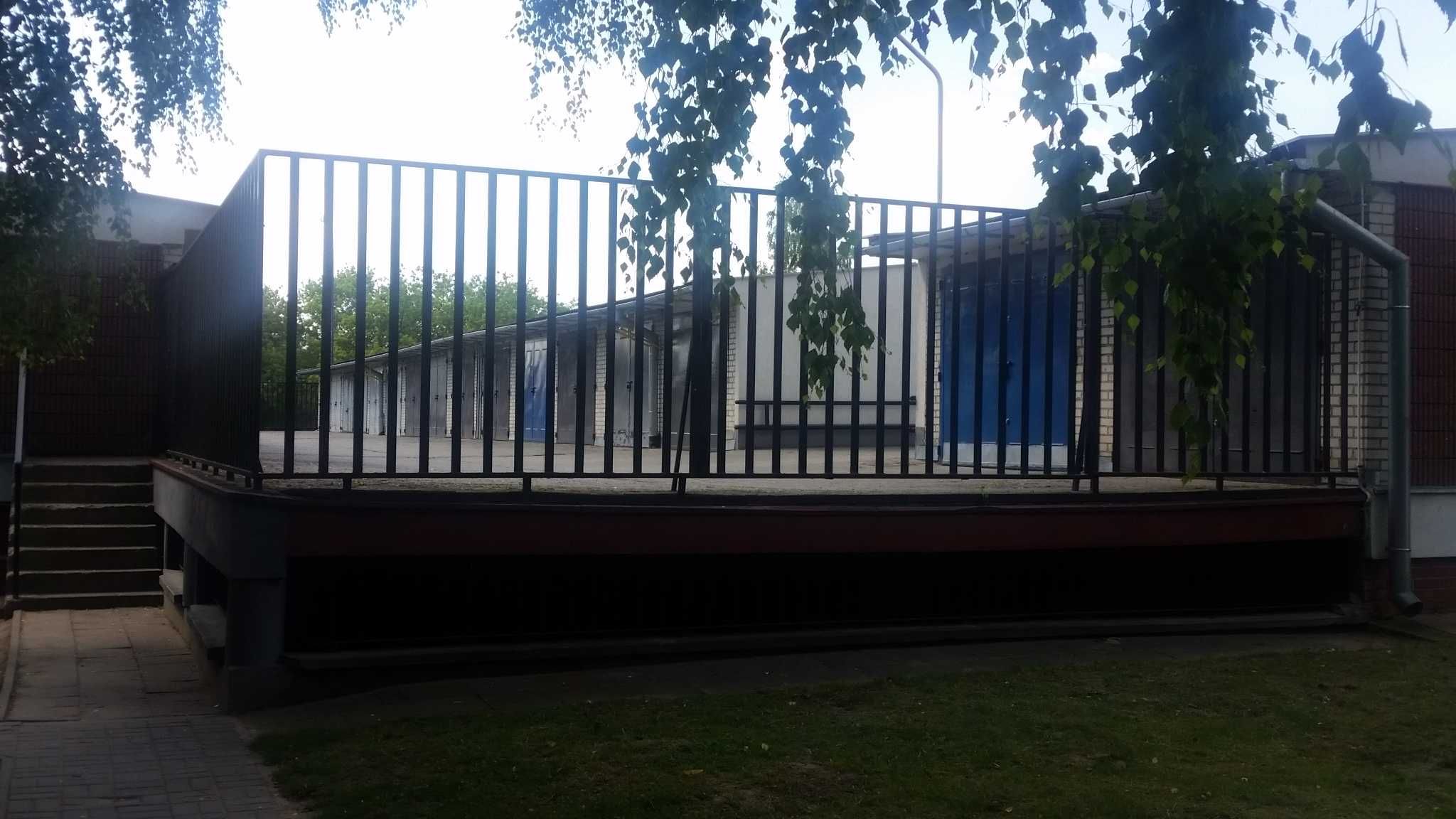 Garaż osiedle Błonie ul. Ułanów