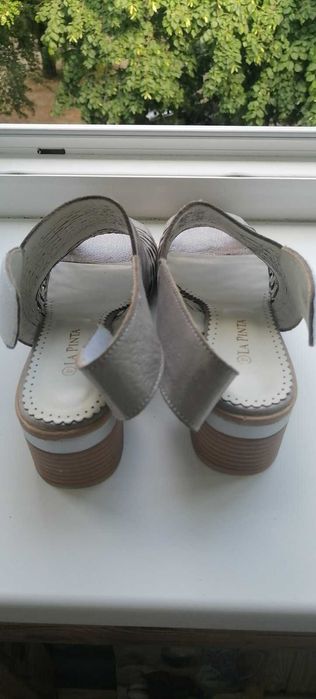 Босоніжки мегазручні, м'які, з натуральної шкіри. р-р 40