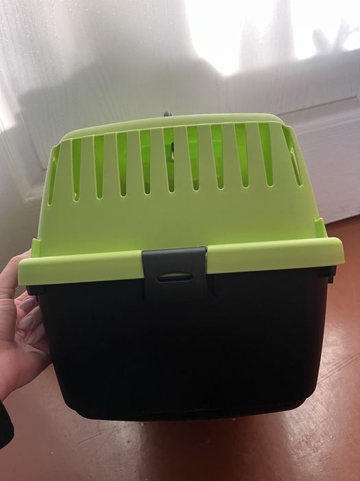 Переноска для котів і собак