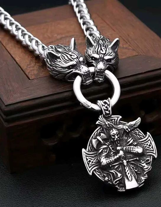 Кулон -Мужской. Волки с Викингом. Подарок храброму Мужчине!