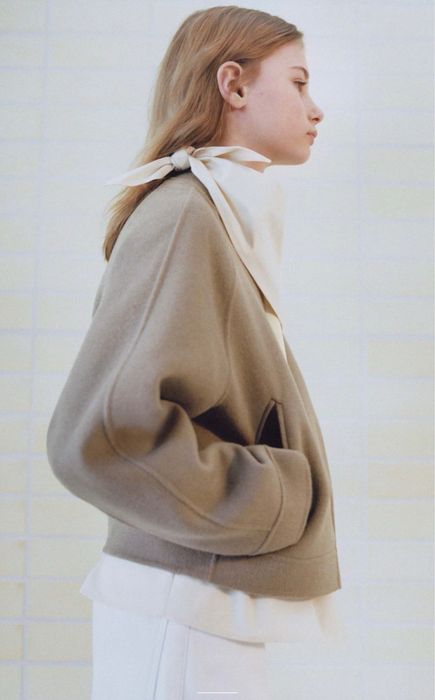 Бомбер ZARA для дівчинки, з вовною. 152, 164 розміри.