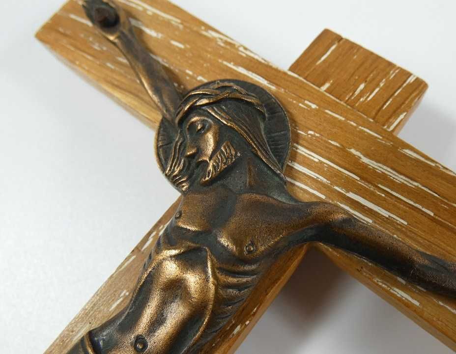 Wiszący Krzyż krucyfiks brąz drewno JEZUS Art Deco 15 cm sygnowany