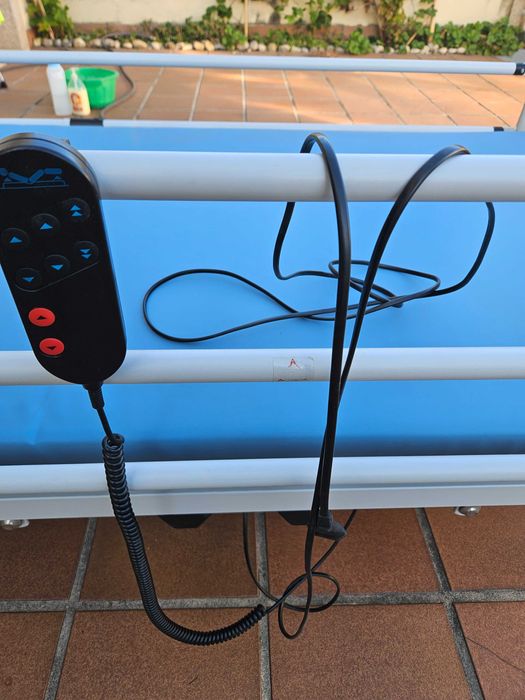 Cama Articulada Elétrica Hospitalar com Elevação Tesoura JMS