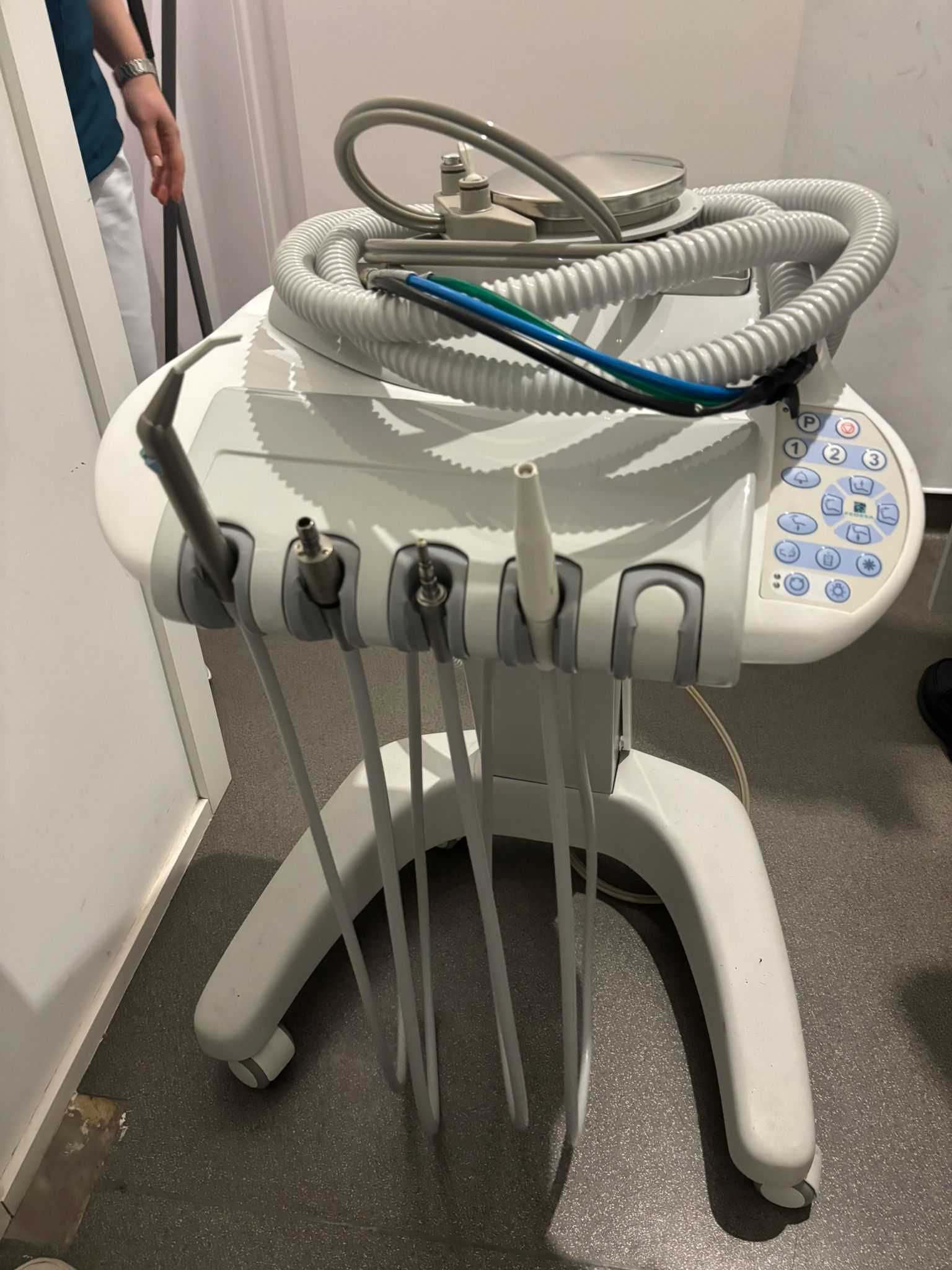 Cadeira dentária Fedesa Rubi+Módulo de Instrumentos - Excelente Estado