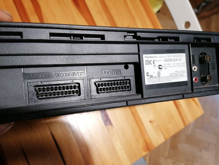 Panasonic nv-fj632+62 kasety.
